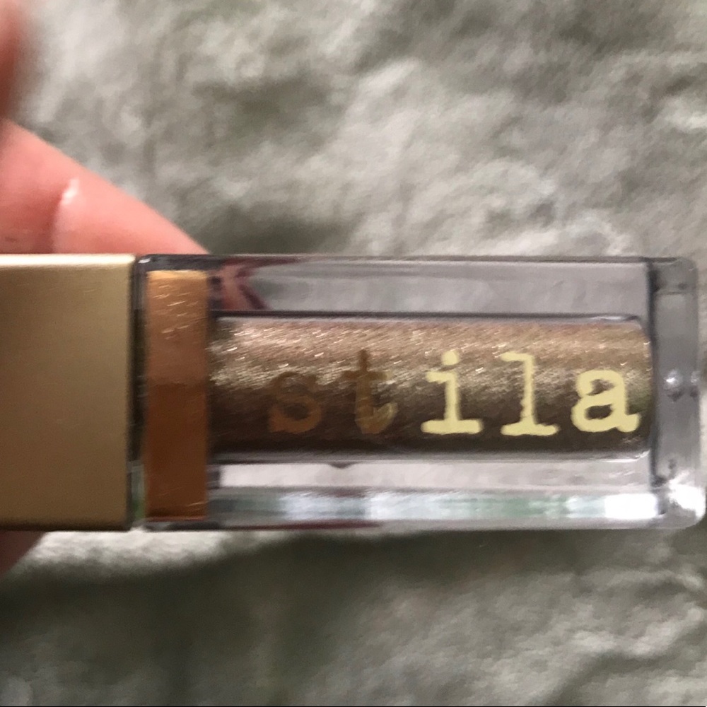 Stilla liquid eyeshadow
